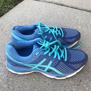 Asics running shoes (worn)